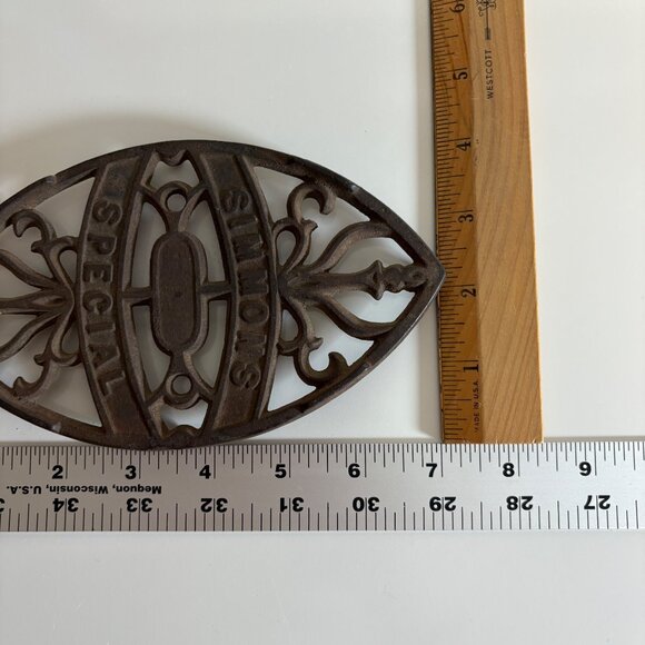 Simmons Special Cast Iron Trivet Footed Ornate Design Vintage - Picture 4 of 4